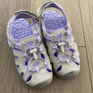 Khombu girls sandals size 2